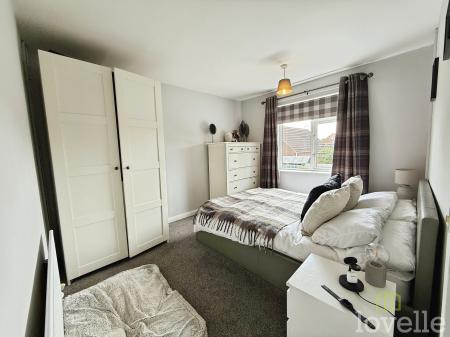 2 bedroom Flat for sale in Hillsyde Avenue, Misterton, DN10