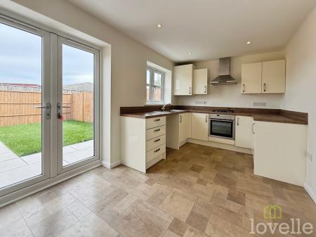 3 bedroom Terraced House for sale in Bob Rainsforth Way, Gainsborough, DN21