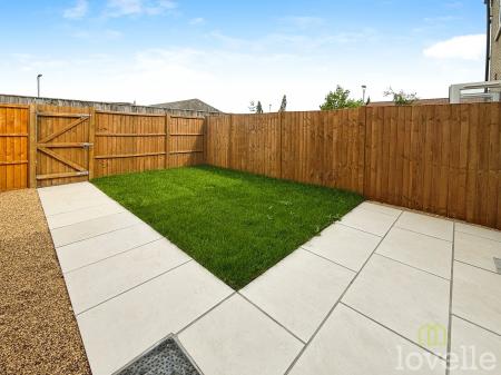 3 bedroom Terraced House for sale in Bob Rainsforth Way, Gainsborough, DN21