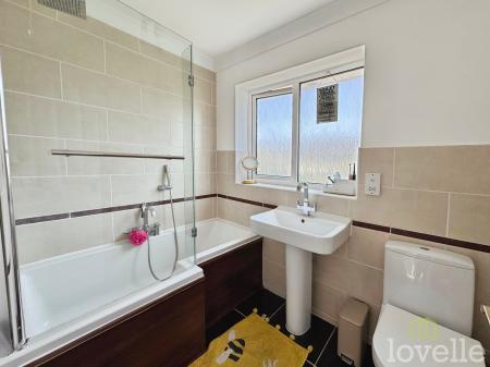 3 bedroom Semi-detached house for sale in St Pauls Road, Gainsborough, DN21