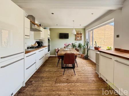 3 bedroom Semi-detached house for sale in St Pauls Road, Gainsborough, DN21