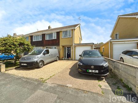 3 bedroom Semi-detached house for sale in St Pauls Road, Gainsborough, DN21