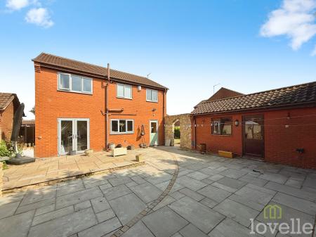 4 bedroom Detached house for sale in Ashdown Way, Misterton, DN10