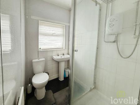 2 bedroom Terraced House for sale in Waterworks Street, Gainsborough, DN21