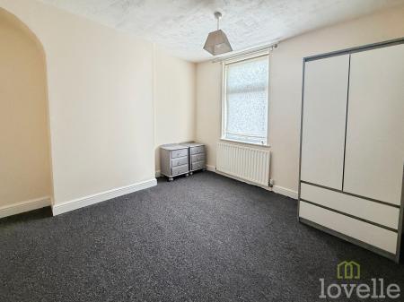 2 bedroom Terraced House for sale in Waterworks Street, Gainsborough, DN21