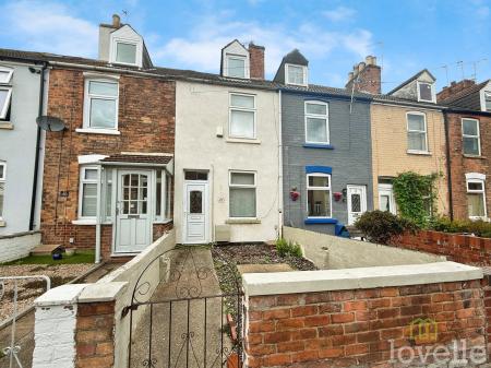 2 bedroom Terraced House for sale in Waterworks Street, Gainsborough, DN21