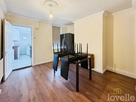 2 bedroom Terraced House for sale in Waterworks Street, Gainsborough, DN21