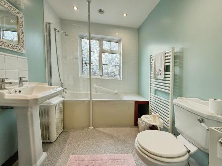 2 bedroom Detached bungalow for sale in Lodge Lane, Upton, DN21