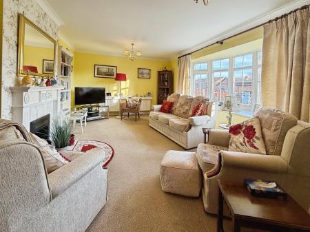 2 bedroom Detached bungalow for sale in Lodge Lane, Upton, DN21