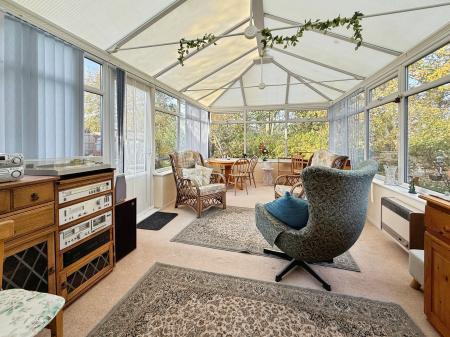 2 bedroom Detached bungalow for sale in Lodge Lane, Upton, DN21