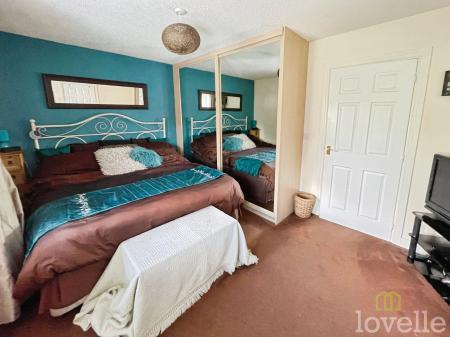 4 bedroom Detached house for sale in Ling Drive, Gainsborough, DN21