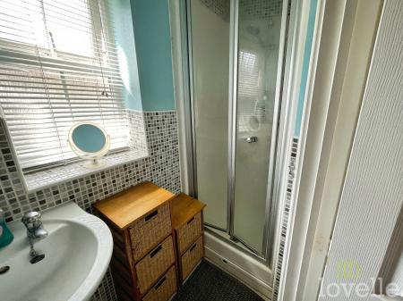 4 bedroom Detached house for sale in Ling Drive, Gainsborough, DN21