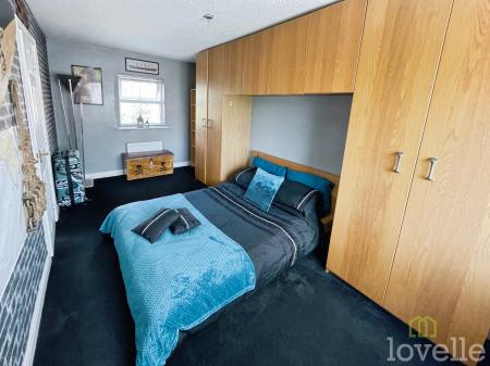 4 bedroom Detached house for sale in Ling Drive, Gainsborough, DN21