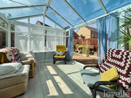 4 bedroom Detached house for sale in Ling Drive, Gainsborough, DN21