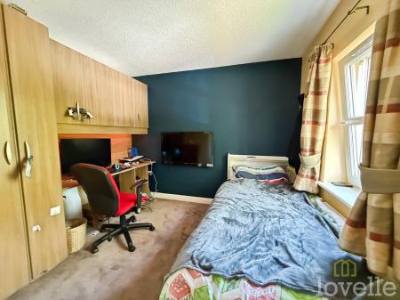 4 bedroom Detached house for sale in Ling Drive, Gainsborough, DN21