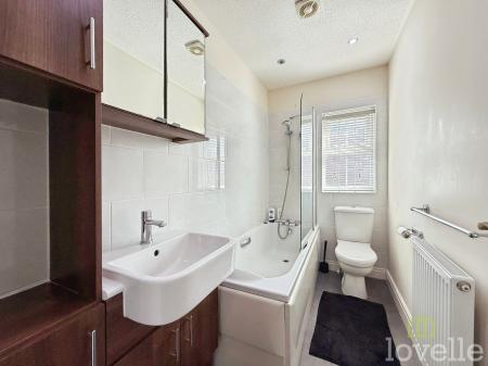 4 bedroom Detached house for sale in Ling Drive, Gainsborough, DN21