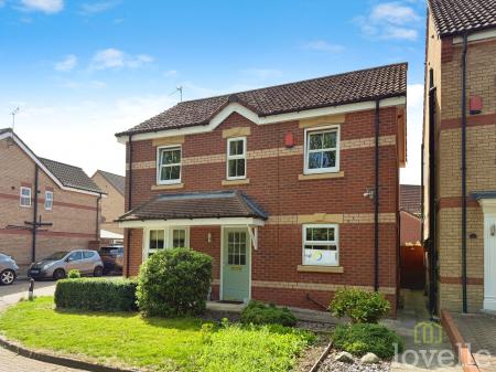 4 bedroom Detached house for sale in Ling Drive, Gainsborough, DN21