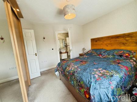 4 bedroom Detached house for sale in Ling Drive, Gainsborough, DN21