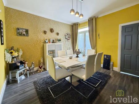 3 bedroom Semi-detached house for sale in Nelson Street, Gainsborough, DN21