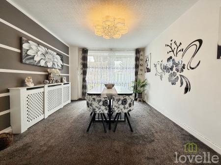 3 bedroom Detached house for sale in Ravendale Road, Gainsborough, DN21