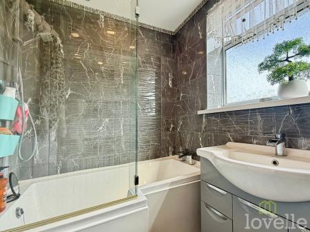 3 bedroom Detached house for sale in Ravendale Road, Gainsborough, DN21