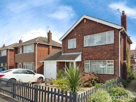 3 bedroom Detached house for sale in Ravendale Road, Gainsborough, DN21