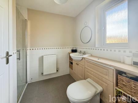 3 bedroom Detached house for sale in Heron Drive, Gainsborough, DN21
