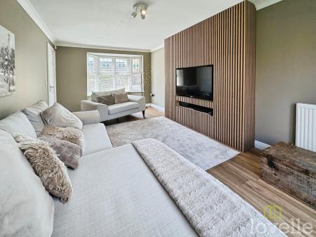 3 bedroom Detached house for sale in Heron Drive, Gainsborough, DN21