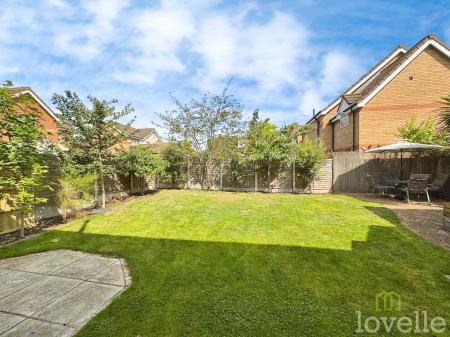 3 bedroom Detached house for sale in Heron Drive, Gainsborough, DN21