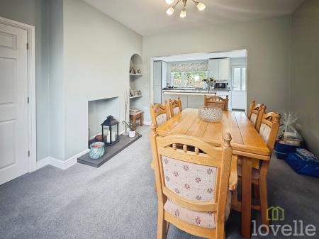 3 bedroom Semi-detached house for sale in Gainsborough Road, Lea, DN21