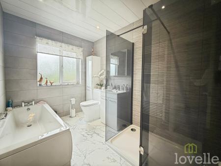 3 bedroom Semi-detached house for sale in Gainsborough Road, Lea, DN21