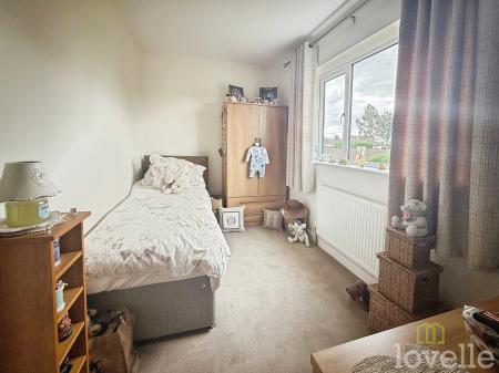 3 bedroom Semi-detached house for sale in Gainsborough Road, Lea, DN21
