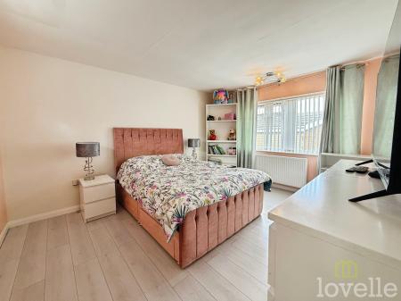 3 bedroom Detached bungalow for sale in Beechwood Drive, Scotter, DN21