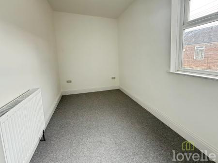 3 bedroom End of terrace house for sale in Curzon Street, Gainsborough, DN21