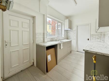 3 bedroom End of terrace house for sale in Curzon Street, Gainsborough, DN21