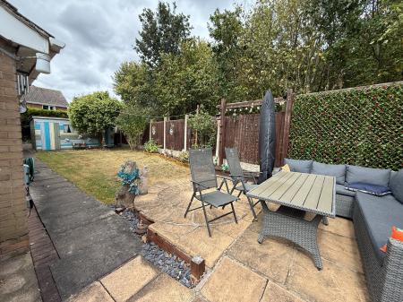 2 bedroom Detached bungalow for sale in Dunholme Close, Gainsborough, DN21