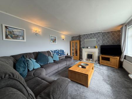 2 bedroom Detached bungalow for sale in Dunholme Close, Gainsborough, DN21