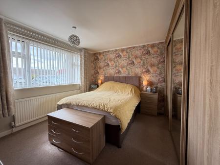 2 bedroom Detached bungalow for sale in Dunholme Close, Gainsborough, DN21