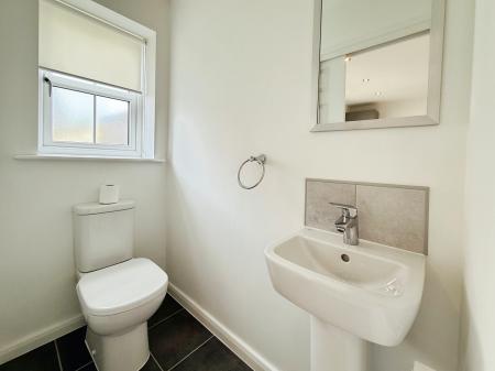 2 bedroom Terraced House to let in Calder Avenue, Gainsborough, DN21