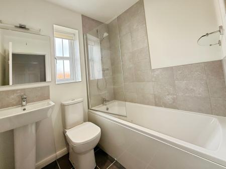 2 bedroom Terraced House to let in Calder Avenue, Gainsborough, DN21