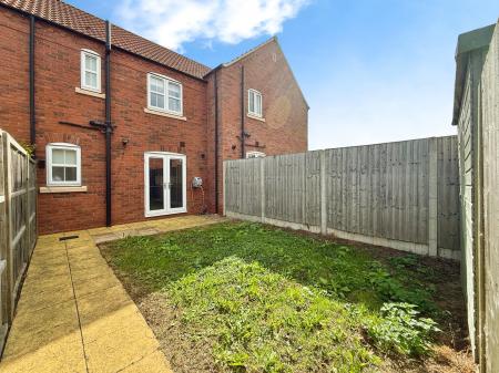 2 bedroom Terraced House to let in Calder Avenue, Gainsborough, DN21