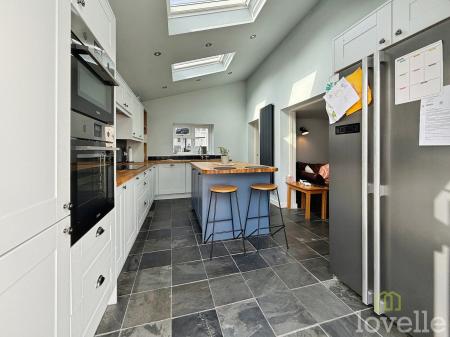 4 bedroom Cottage for sale in South Street, Morton, DN21