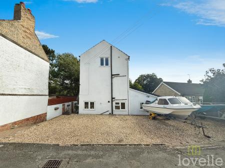 4 bedroom Cottage for sale in South Street, Morton, DN21