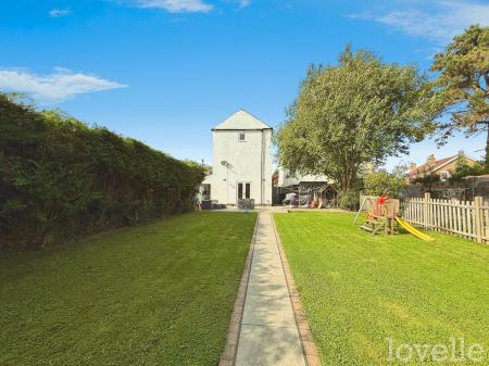 4 bedroom Cottage for sale in South Street, Morton, DN21