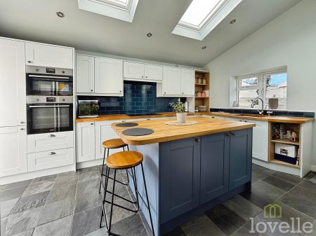 South Street, Morton, DN21