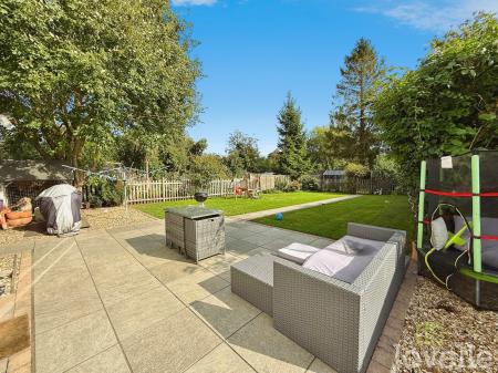 4 bedroom Cottage for sale in South Street, Morton, DN21