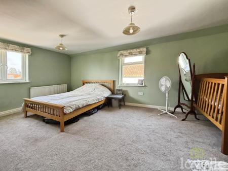 4 bedroom Cottage for sale in South Street, Morton, DN21