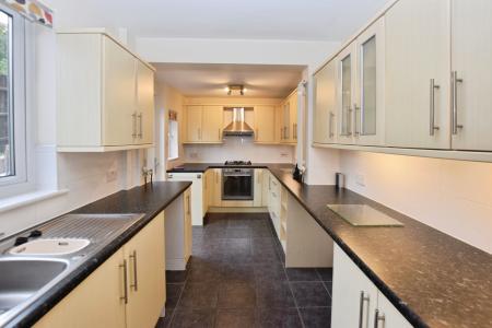 3 bedroom Semi-detached house to let in Sandsfield Lane, Gainsborough, DN21