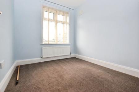 3 bedroom Semi-detached house to let in Sandsfield Lane, Gainsborough, DN21