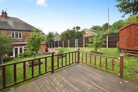 3 bedroom Semi-detached house to let in Sandsfield Lane, Gainsborough, DN21